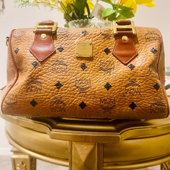 SOLD** FIRM PRICE Authentic MCM Boston bag - Picture 3 of 11